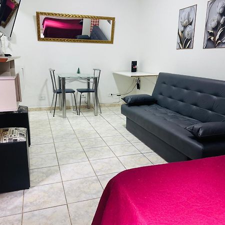 Sala Living Em Predio Familiar Na Av Da Praia Сантос Екстериор снимка