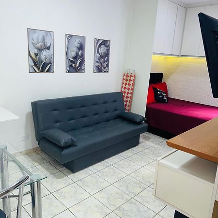 Sala Living Em Predio Familiar Na Av Da Praia Сантос Екстериор снимка