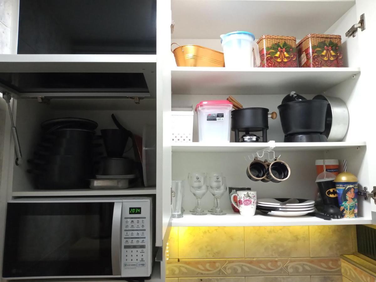 Sala Living Em Predio Familiar Na Av Da Praia Сантос Екстериор снимка