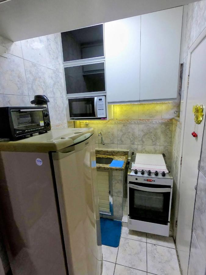 Sala Living Em Predio Familiar Na Av Da Praia Сантос Екстериор снимка